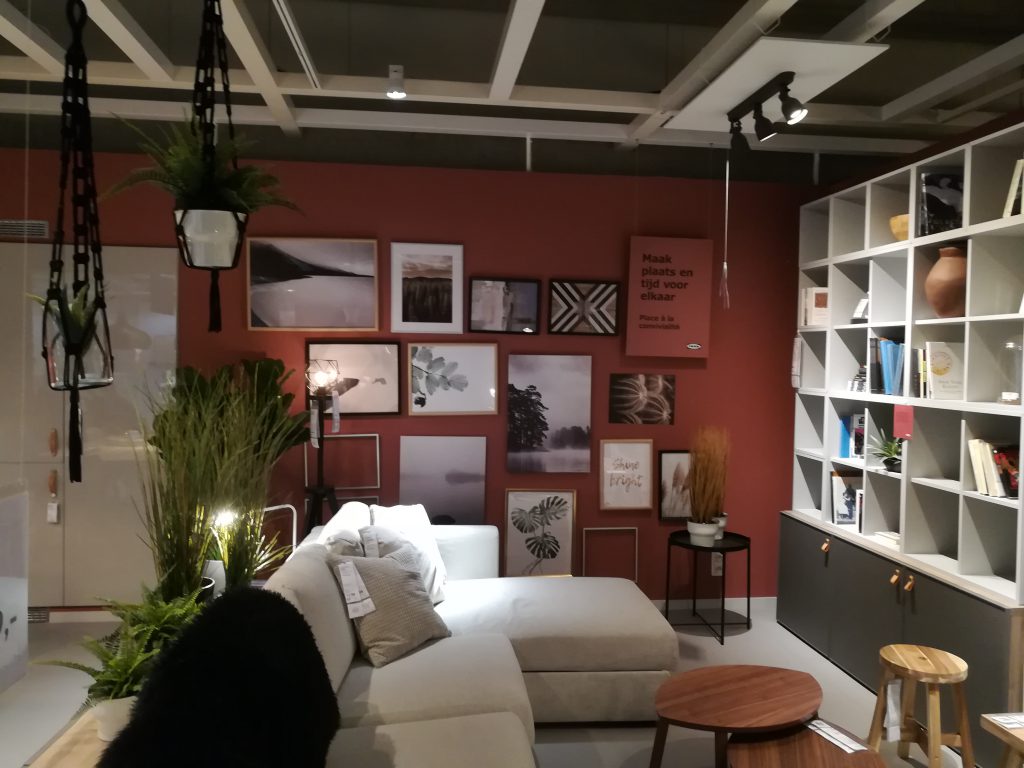 Ikea-livingroom-red-gallerywall